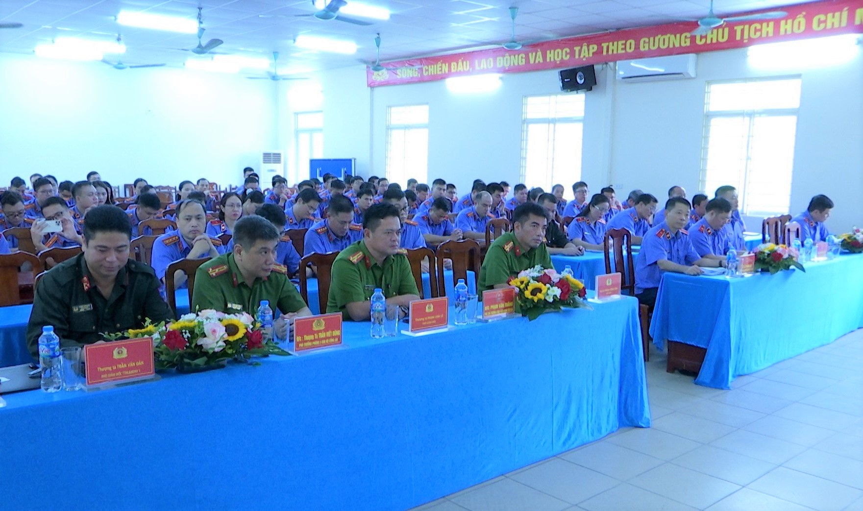 Cơ quan điều tra VKSND tối cao tập huấn quản lí, sử dụng vũ khí quân dụng, công cụ hỗ trợ