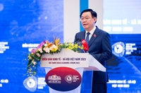 Chủ tịch Quốc hội Vương Đình Huệ dự và phát biểu khai mạc Diễn đàn Kinh tế - Xã hội Việt Nam 2023
