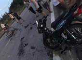 Hai xe máy va chạm khiến 5 học sinh thương vong