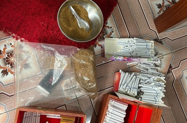 Thủ đoạn tinh vi của đối tượng mang theo súng đi bán “Cỏ Mỹ”