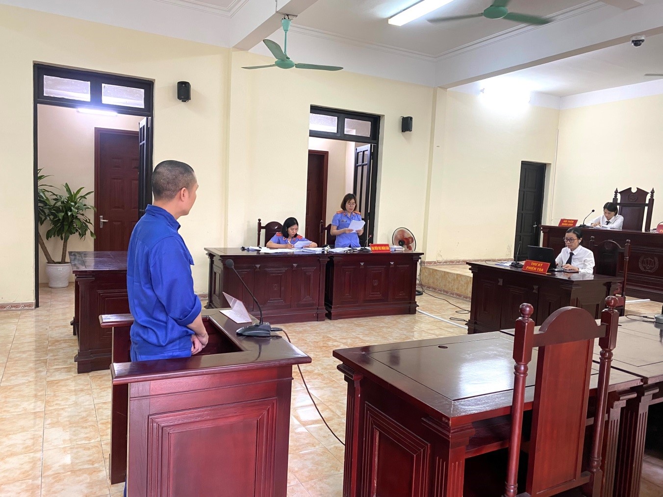 Lĩnh án 9 năm tù vì lợi dụng COVID-19 để lừa đảo chiếm đoạt tài sản