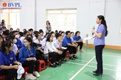 Chi đoàn VKSND tỉnh Bình Phước tuyên truyền pháp luật cho học sinh từ phiên tòa giả định