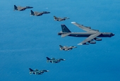 Máy bay B-52 xuất hiện trong cuộc tập trận chung Hàn Quốc- Mỹ- Nhật Bản gần bán đảo Triều Tiên