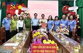 Trao quyết định bổ nhiệm Phó Viện trưởng VKSND huyện Hàm Thuận Bắc