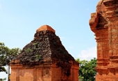 Độc đáo kiến trúc nghệ thuật của Tháp cổ Pô Sah Inư ở Bình Thuận