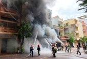 Cửa hàng kinh doanh nệm bùng cháy dữ dội giữa lòng TP Quy Nhơn