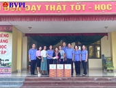 VKSND tỉnh Quảng Ninh thăm và tặng quà học sinh có hoàn cảnh khó khăn