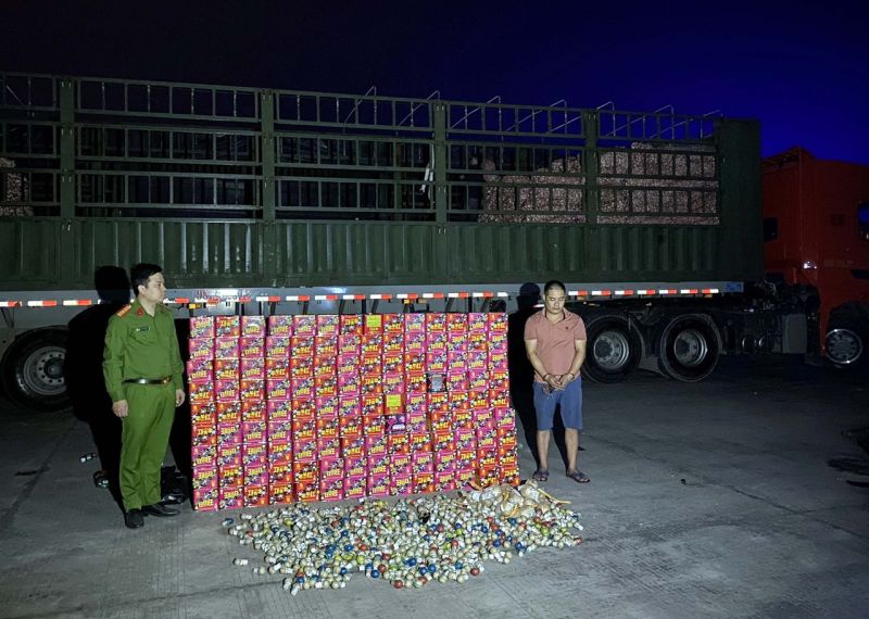 Buôn lậu pháo nổ gia tăng dịp cuối năm