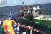 Cứu 6 người bị chìm tàu tại vùng biển Côn Đảo
