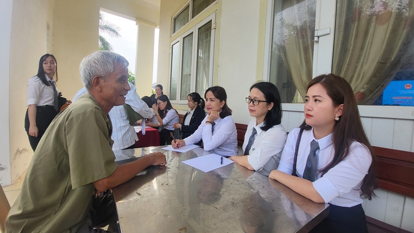 Đoàn Luật sư Nghệ An tư vấn pháp luật miễn phí cho nhân dân miền núi