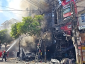 Cháy dữ dội nhiều căn nhà cao tầng ở trung tâm TP Buôn Ma Thuột