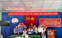 VKSND huyện Chư Prông trao học bổng cho học sinh nghèo vượt khó