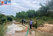 Kiểm sát khám nghiệm hiện trường khai thác cát trái phép tại huyện Tánh Linh