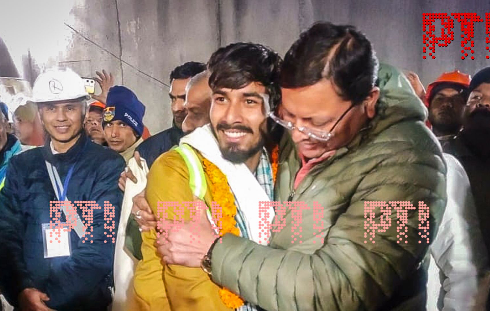 Ấn Độ giải cứu thành công 41 công nhân sau 17 ngày vụ sập đường hầm