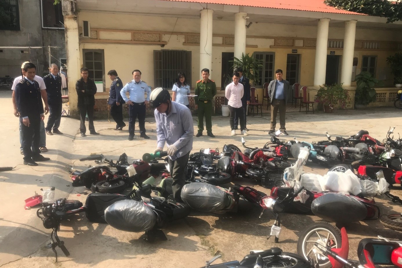 Tiêu hủy tang vật vi phạm hành chính trị giá hơn 7 tỉ đồng