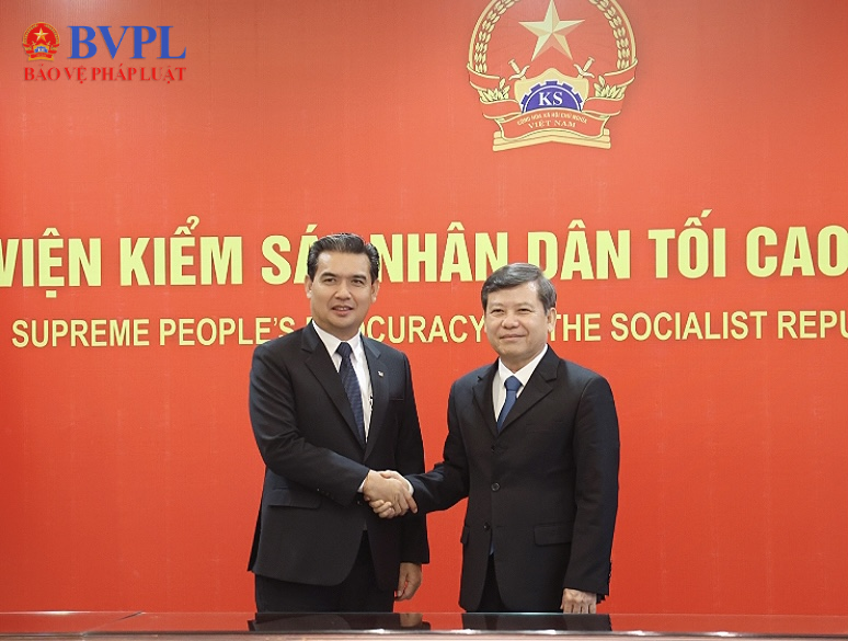 Viện trưởng Lê Minh Trí tiếp và hội đàm với Viện trưởng VKSND tối cao Lào Xayxana Khotphouthone