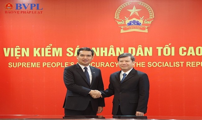 Viện trưởng Lê Minh Trí tiếp và hội đàm với Viện trưởng VKSND tối cao Lào Xayxana Khotphouthone