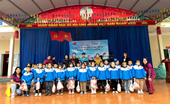 VKSND tỉnh Hà Giang phối hợp tặng áo ấm cho học sinh vùng cao
