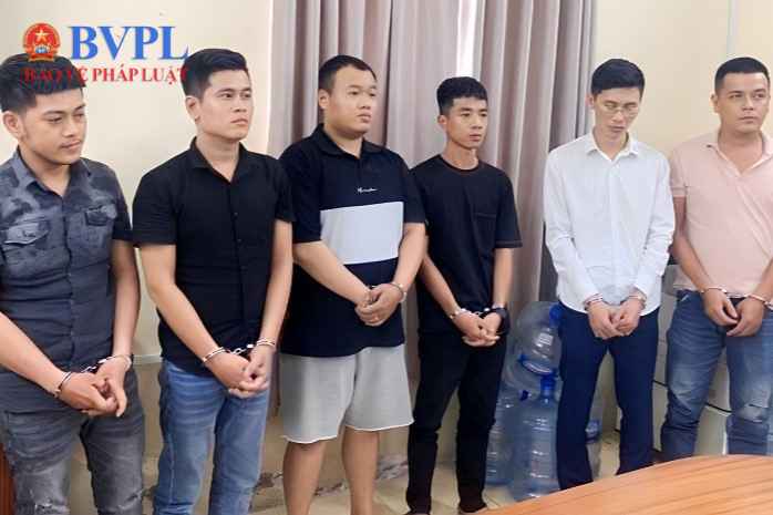 Giả danh “sếp lớn” cấu kết nhân viên công ty tài chính để lừa đảo