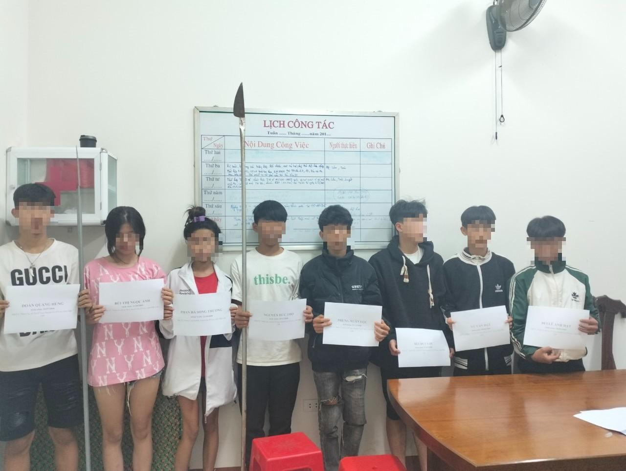 Xử lý nhóm thiếu niên mang dao phóng lợn, chạy xe máy tốc độ cao