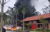 Cháy dàn xe điện chở khách tại Khu du lịch Vườn Vua, thiệt hại hơn 2 tỉ đồng