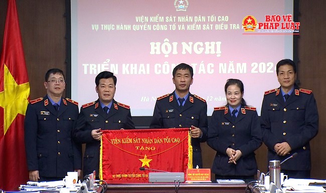 Vụ 4, VKSND tối cao Đón nhận cờ thi đua ngành Kiểm sát nhân dân