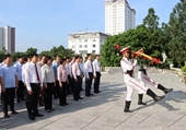 Lãnh đạo tỉnh Bắc Ninh dâng hương tưởng niệm các Anh hùng Liệt sỹ