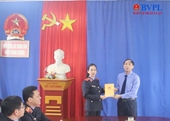 VKSND tỉnh Nghệ An trao quà Tết tặng cán bộ khó khăn