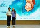 VKSND quận Liên Chiểu phối hợp trao học bổng cho các em học sinh là trẻ mồ côi