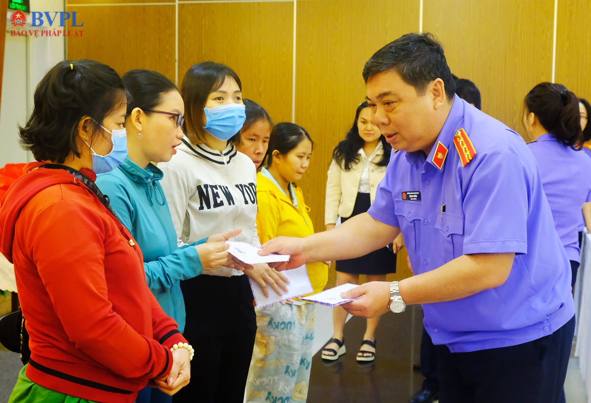 VKSND TP Nha Trang chia sẻ với những hoàn cảnh khó khăn nhân dịp Tết Giáp Thìn