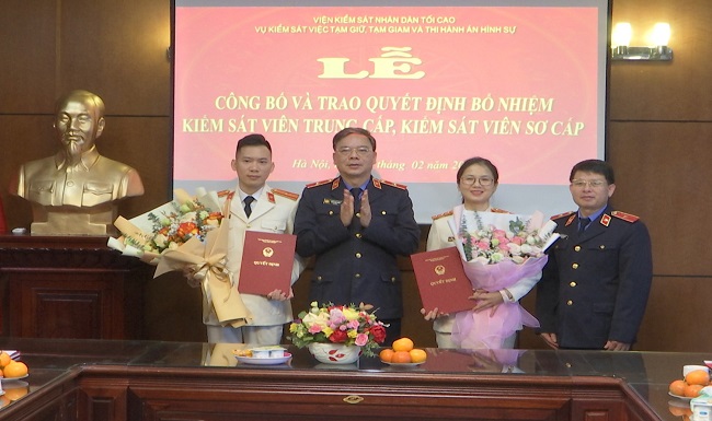 Công bố và trao quyết định bổ nhiệm chức danh Kiểm sát viên thuộc Vụ 8 VKSND tối cao