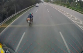 Xử lý nam tài xế nằm trên yên xe máy, đua tốc độ trên Đại lộ Thăng Long