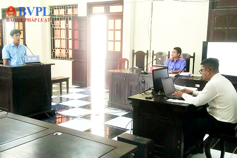 VKSND huyện Mỹ Xuyên tăng cường trình chiếu, công bố chứng cứ số hóa tại tòa