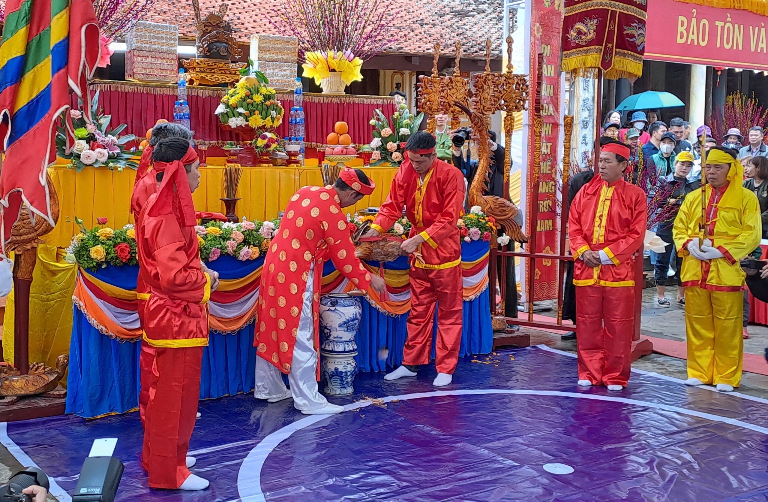 Ý nghĩa giáo dục nhân cách qua lễ hội “quan thề không tham nhũng”