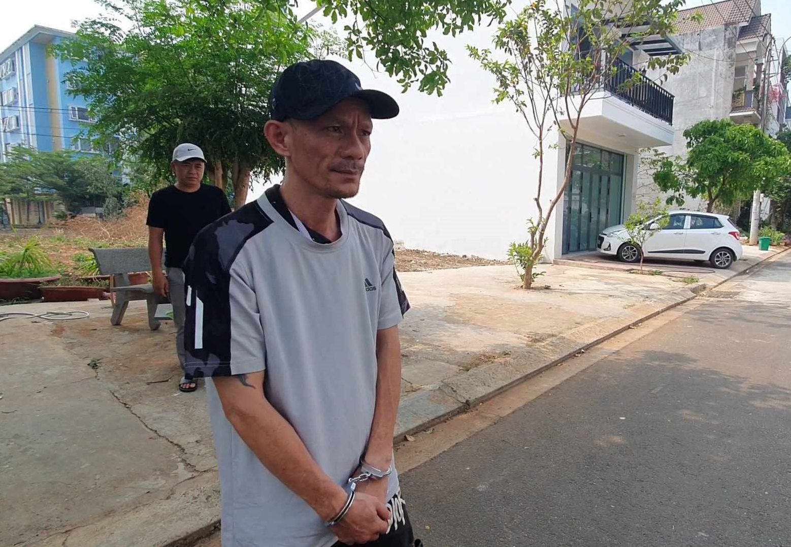 Bắt nhóm đối tượng ở Đắk Lắk chuyên đập vỡ kính xe ô tô của người dân để trộm cắp