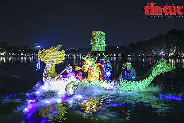 Huyền bí tour đêm Vua Lê trả gươm báu tại Hồ Gươm