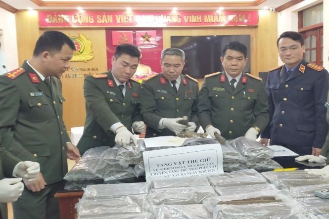 Bắt 3 đối tượng chiếm đoạt, mua bán trên 500kg thuốc nổ và 128 kíp nổ