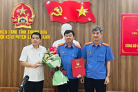 Trao quyết định điều động Viện trưởng VKSND huyện Lang Chánh