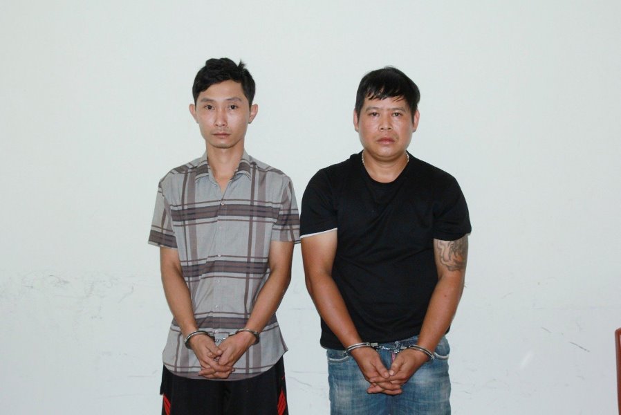 Bắt giữ 2 lái xe đường dài vận chuyển 1,4 tấn pháo