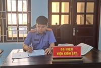 Kiểm sát viên VKSND huyện Tân Phú Đông tham gia xét xử vụ án “đánh bạc”