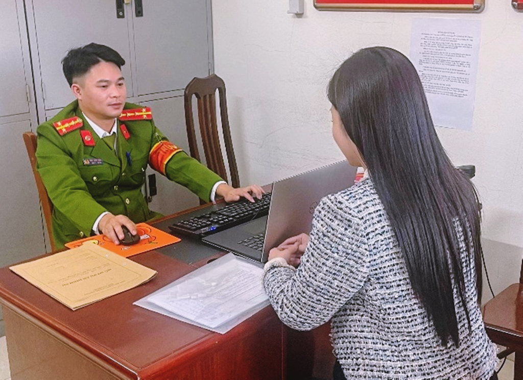 Tham gia hẹn hò online, bị lừa gần 1 tỉ đồng