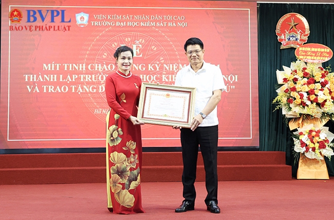 Trường Đại học Kiểm sát Hà Nội: Kỷ niệm 54 năm ngày thành lập và trao tặng danh hiệu “Nhà giáo ưu tú”