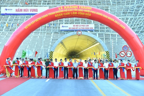Thủ tướng phát lệnh khai thác cao tốc Cam Lâm - Vĩnh Hảo, Diễn Châu - Bãi Vọt