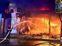 Cháy lớn tại cửa hàng FPT Shop ở quận Gò Vấp, TP HCM