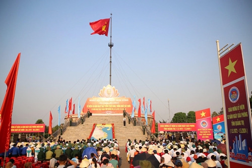Trang nghiêm Lễ thượng cờ thống nhất non sông ở Quảng Trị
