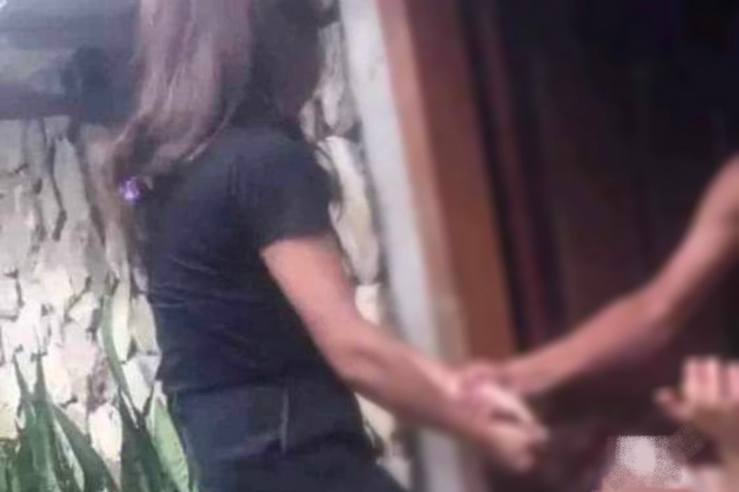 Xử phạt người đàn ông đăng video clip đánh ghen lên mạng xã hội