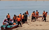Khẩn trương tìm kiếm nạn nhân mất tích còn lại trong vụ lật ghe trên sông Ba, Phú Yên