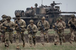 NATO không loại trừ khả năng cuối cùng sẽ gửi quân tới Ukraine
