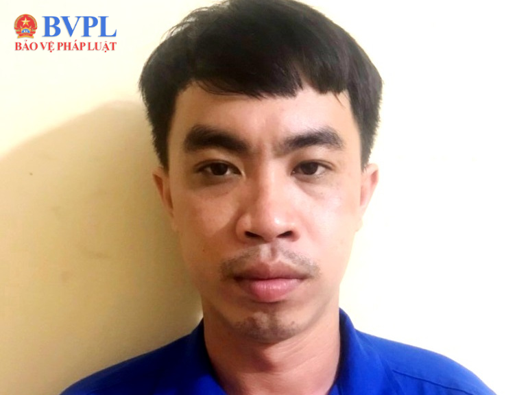 Bắt tạm giam đối tượng cướp giật ví tiền của người đi đường