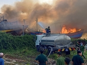 Khởi tố, bắt tạm giam thợ hàn bất cẩn làm cháy 11 tàu cá ở Bình Thuận